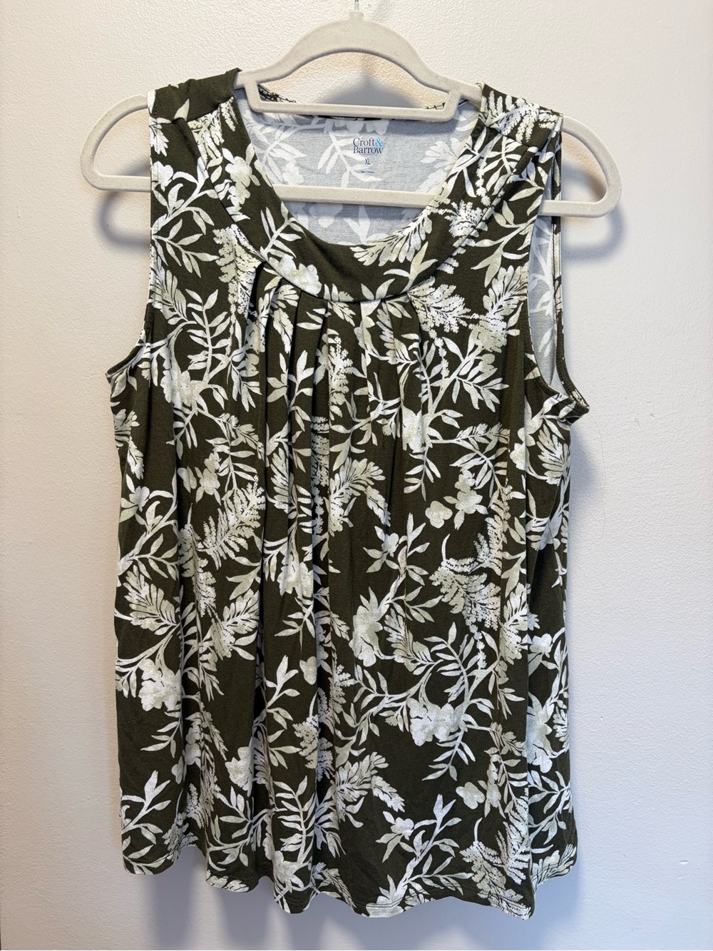 croft & barrow Olive and White Floral Pleated Tank